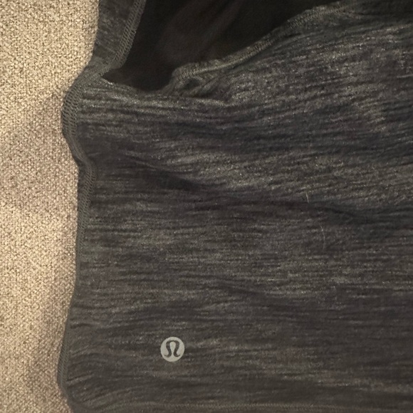 Lulu Lemon Yoga Tank size 6/8 - Picture 9 of 9